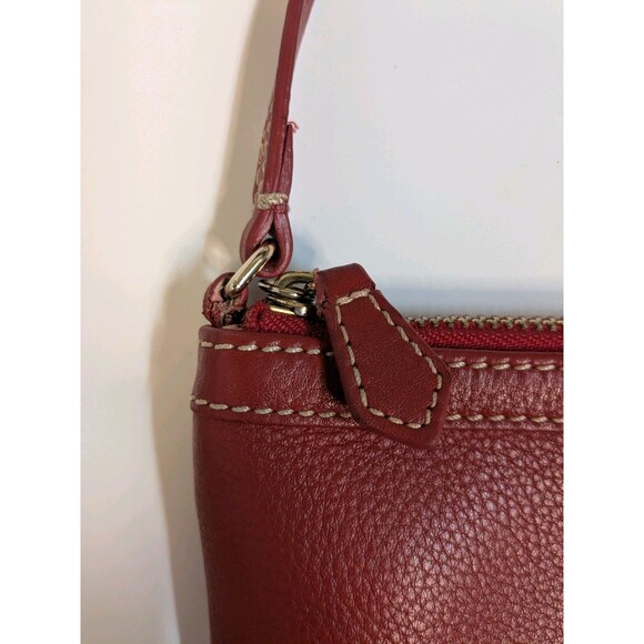 Dooney and Bourke Large Slim Wristlet Pebble Grain Leather Red w/Gold Clutch Bag - Picture 6 of 7